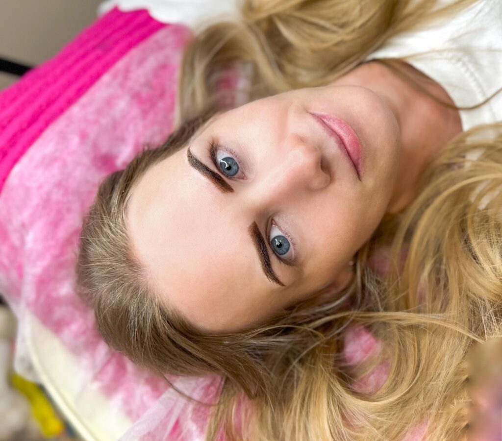 Krislin Leetmaa - püsimeik kulmud